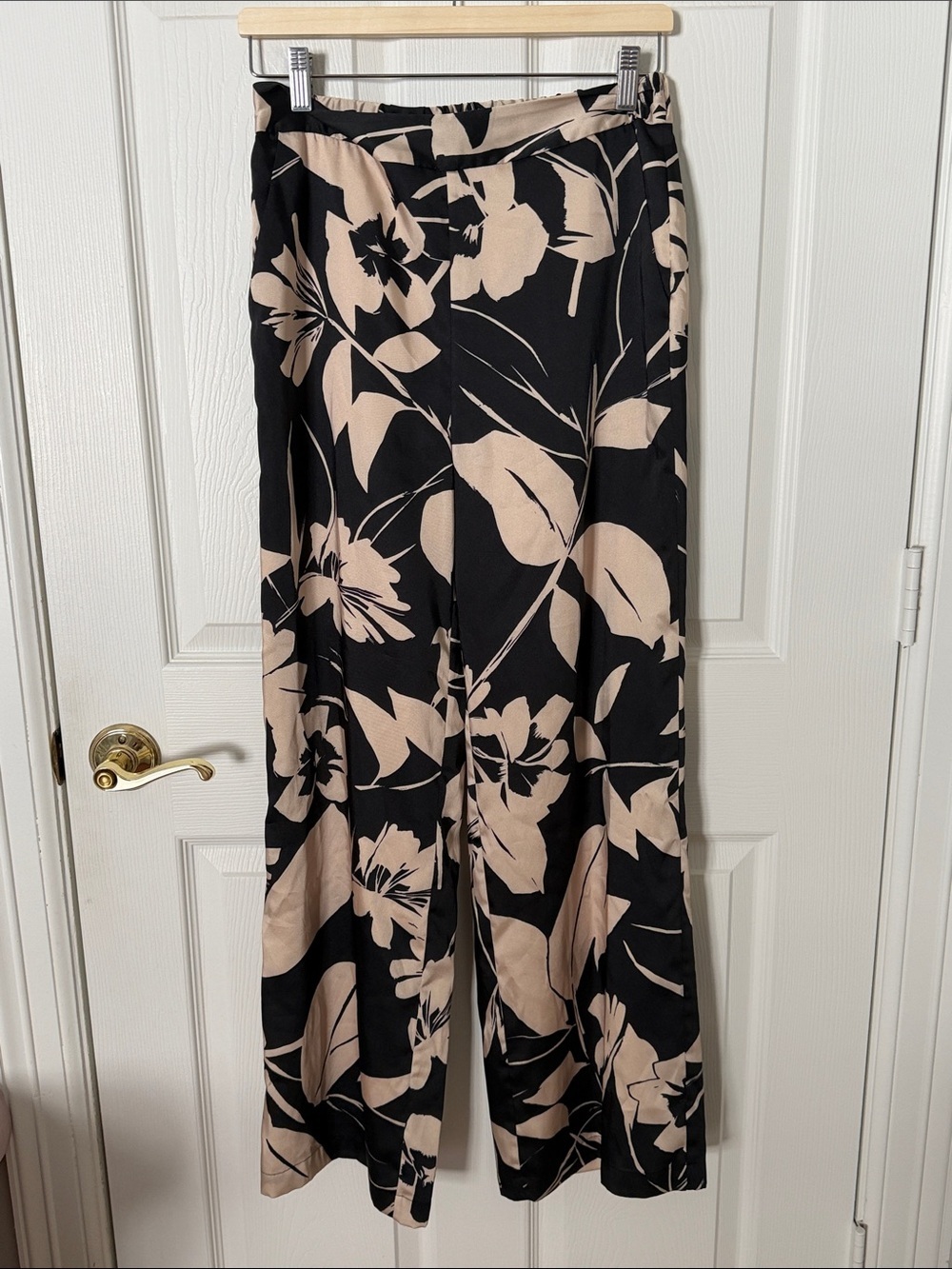 Elie tahari Wide Leg Floral Print Pants - Black & Beige size 4